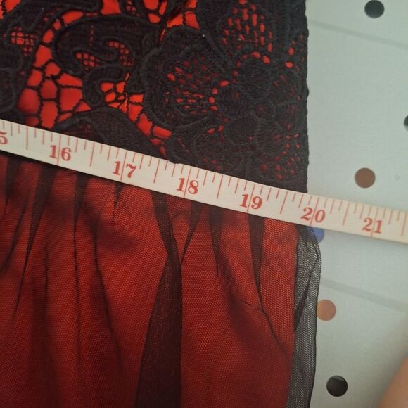 Whimsigoth Strapless Gown Corset Bridal Red & Black Lace Netting 20 / 22 - Picture 14 of 16